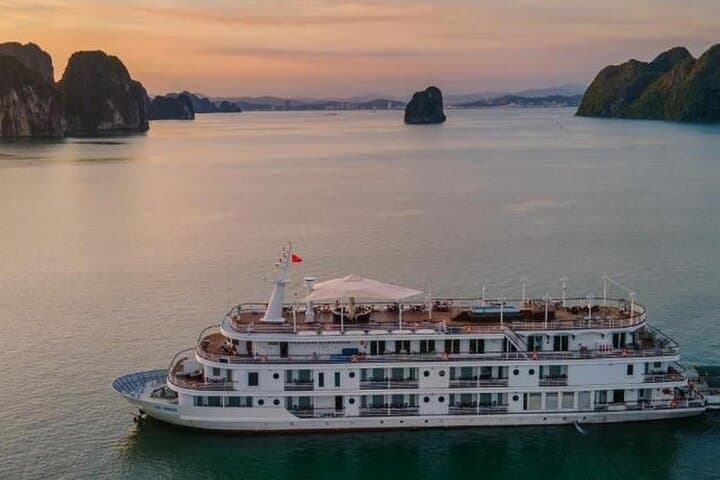 Halong Bay 2D1N 5-Star Luxury Cruise with Balcony, Kayaking & Caves