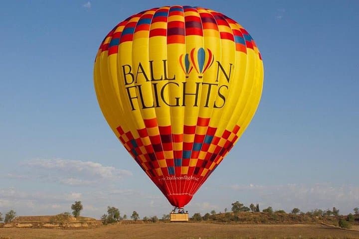 Dubai Hot Air Balloon Sunrise Flight: Desert Balloon Ride, Bedouin Breakfast & Falconry photo 1