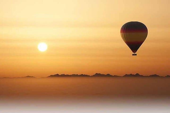 Dubai Hot Air Balloon Sunrise Flight: Desert Balloon Ride, Bedouin Breakfast & Falconry photo 3