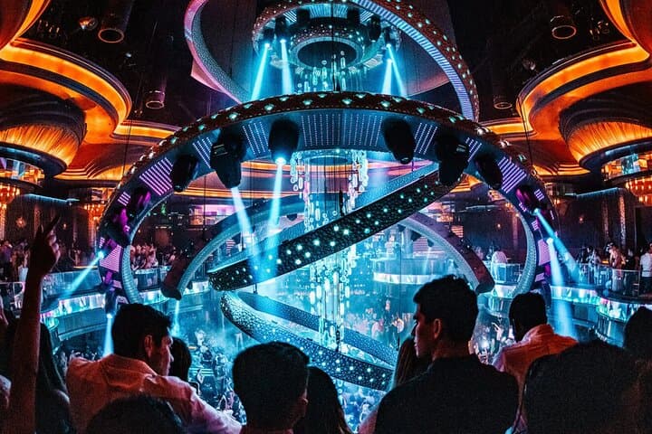 Las Vegas VIP Club Crawl: Skip Lines, Drinks & Party Bus Experience