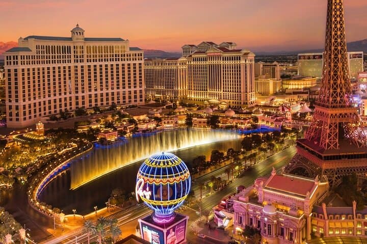 Las Vegas VIP Club Crawl: Skip Lines, Drinks & Party Bus Experience photo 2