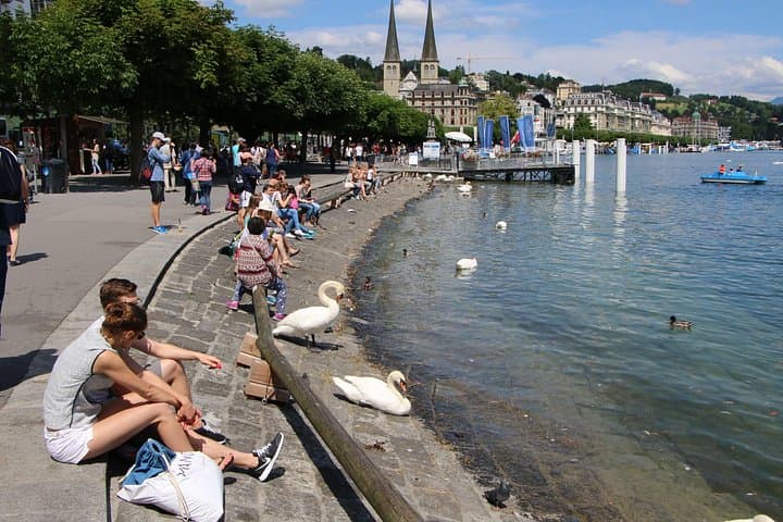 Lucerne Highlights: Private Guided Walking Tour of Old Town & Lake Lucerne photo 3