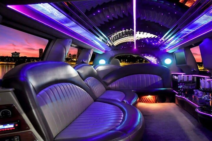 Dubai Pool Party & Top Nightclub Tour: Day-to-Night Party Bus Experience photo 6