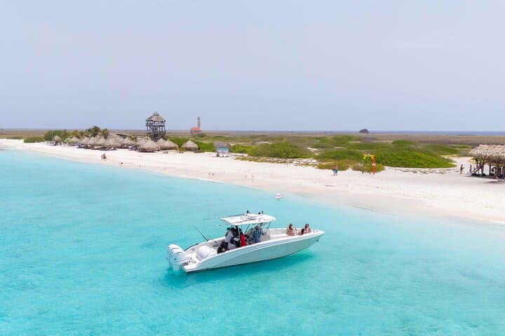 Private 38ft Yacht to Klein Curaçao: Turtle Snorkel & Beach BBQ