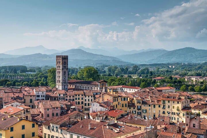 Lucca Audio-Guided Walking Tour — Historic Center, Walls & Piazza dell'Anfiteatro