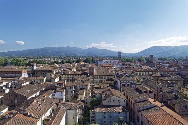 Lucca Audio-Guided Walking Tour — Historic Center, Walls & Piazza dell'Anfiteatro photo 2