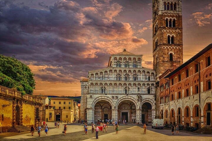 Lucca Audio-Guided Walking Tour — Historic Center, Walls & Piazza dell'Anfiteatro photo 6