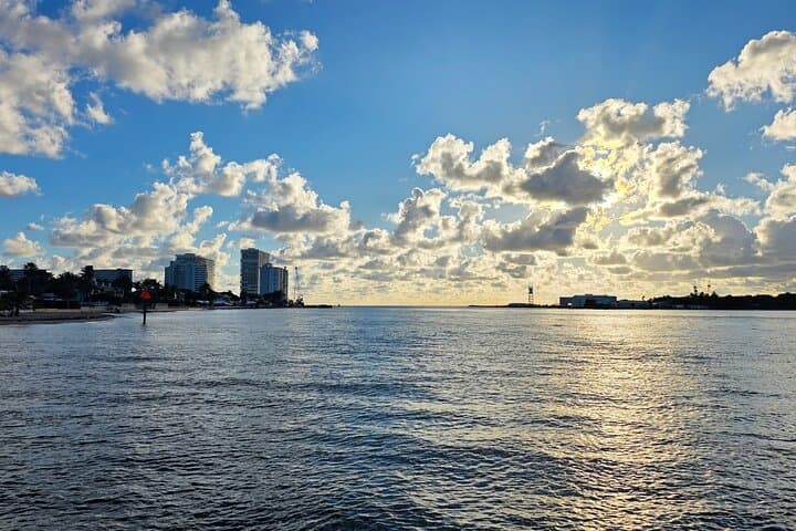 Fort Lauderdale Sunset Cruise: Waterfront Mansions, Skyline Views & Evening Wildlife photo 4