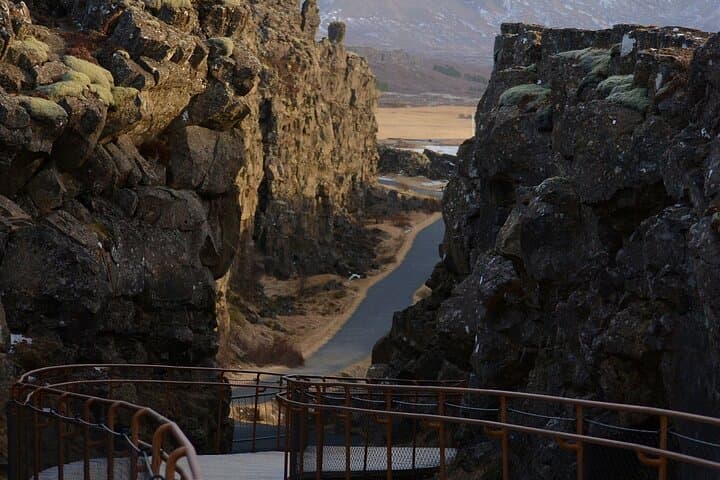 Golden Circle to Northern Lights: Reykjavik Day-to-Night Combo Tour photo 4