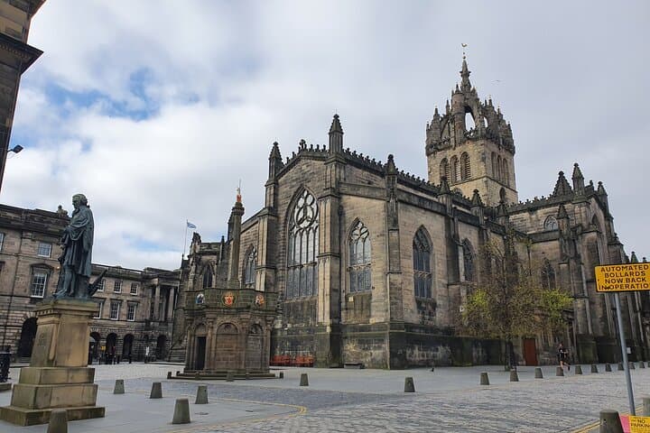 Discover Edinburgh's Old Town: 3-Hour Private Walking Tour Along the Royal Mile photo 4