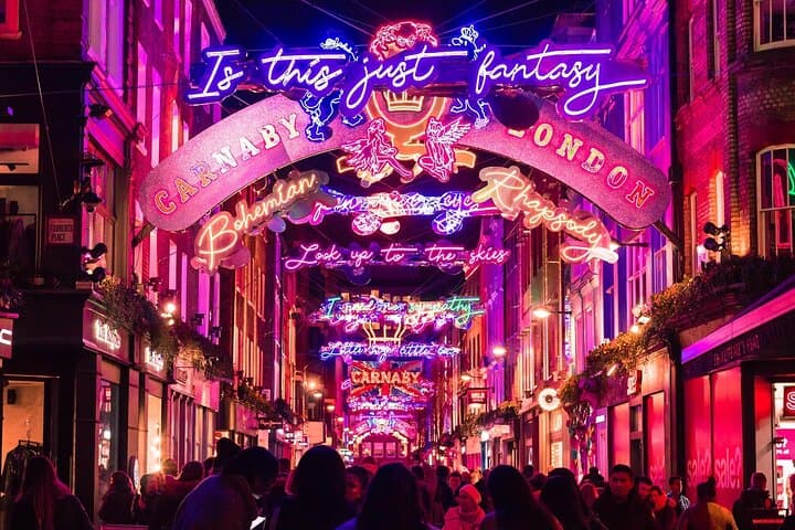 Private London Christmas Lights Walking Tour: West End Festive Stroll photo 2