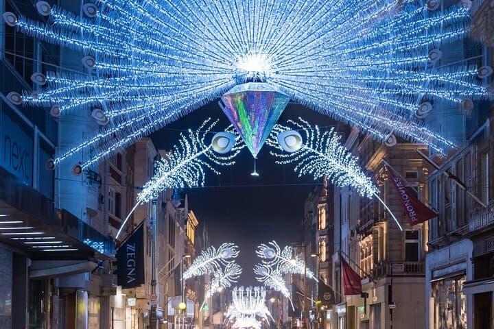 Private London Christmas Lights Walking Tour: West End Festive Stroll photo 5