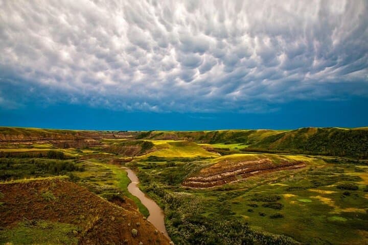 Ultimate Drumheller Experience: Dinosaurs, Badlands Canyons & Ghost Towns photo 5