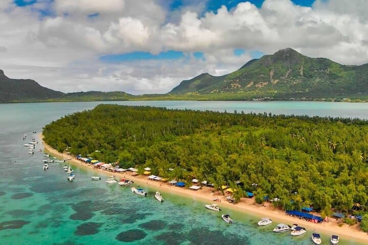 Swim with Dolphins, Snorkel Crystal Rock & BBQ Lunch — West Coast Boat Tour in Mauritius photo 2