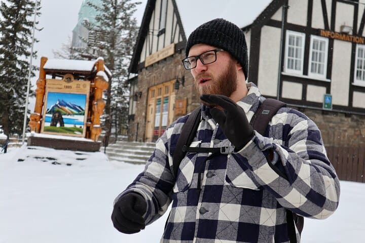 Banff City Highlights Walking Tour: Private 2–3 Hour Guided Stroll Along the Bow River