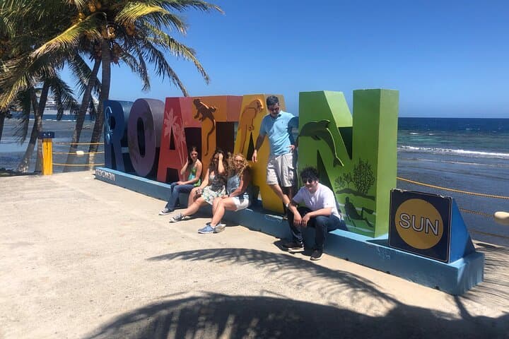 Roatan Private Island Snorkel & Beach Day — Snorkeling the Second-Largest Barrier Reef photo 5
