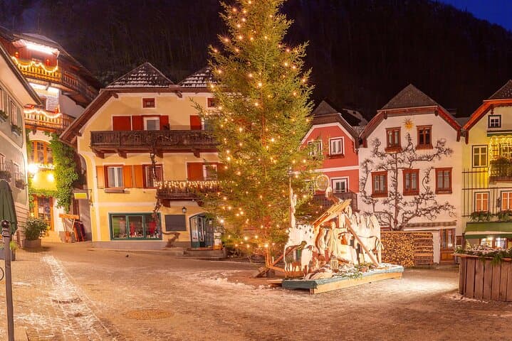 Hallstatt Christmas Walking Tour: Mulled Wine, Krapfen & Lakeside Churches photo 6