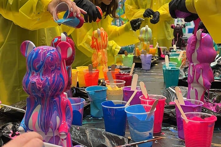 Private Fluid Bear Art Workshop in New York — Acrylic Pouring Experience photo 5