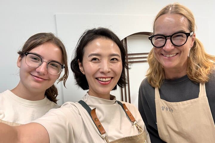 Vegan Korean Rice Cake Cooking Class in Seoul – Family-Friendly Tteok Workshop