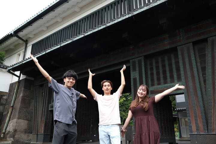 Tokyo Imperial Palace Private Historic Walking Tour — 90-Minute Guided Walk