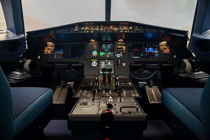 Captain for a Day: Airbus A320 Flight Simulator in Bratislava photo 4