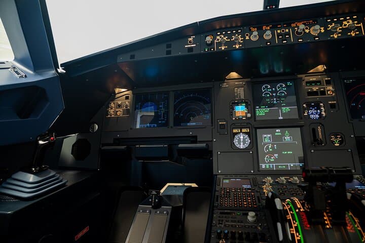 Captain for a Day: Airbus A320 Flight Simulator in Bratislava photo 5