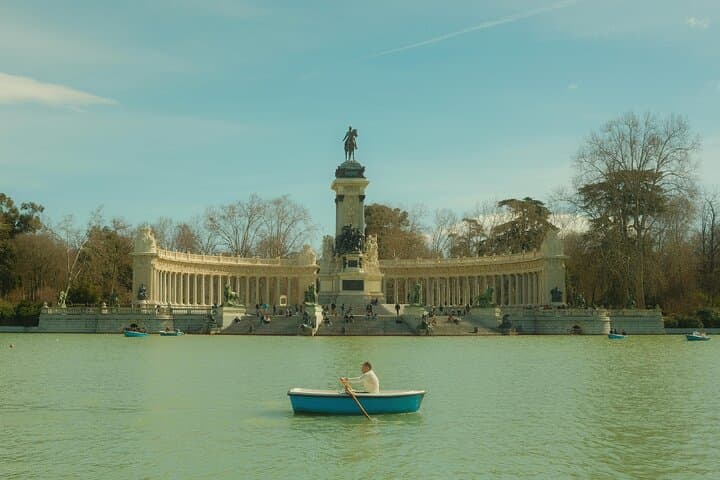 Exclusive 3-Hour Guided Tour of El Retiro Park — Historic Highlights & Hidden Corners photo 1