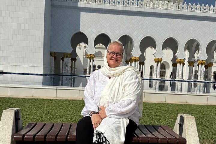 Abu Dhabi Half-Day City Tour with Sheikh Zayed Grand Mosque Express Entry photo 3