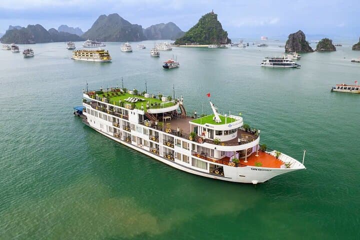 Luxury 2-Day Ha Long Bay Cruise from Hanoi — 5-Star Lan Ha & Sung Sot Cave