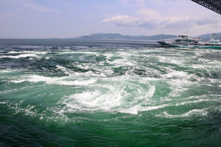 Osaka to Naruto Whirlpools & Awa Odori: One-Day Boat Views, Local Eats & Dance