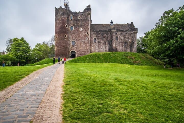 Edinburgh to Doune Castle Private Guided Tour: Skip-the-Line Castles & Historic Sights