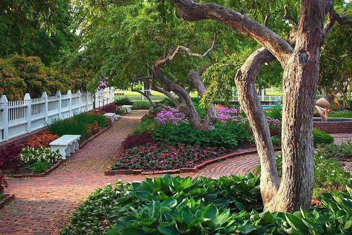 Walk Portsmouth’s Historic Market Square: 2-Hour Guided City Walking Tour photo 2