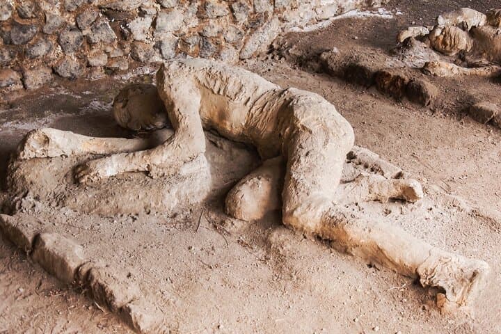Pompeii and Vesuvius Full-Day Guided Tour with Fast-Track Admission photo 2
