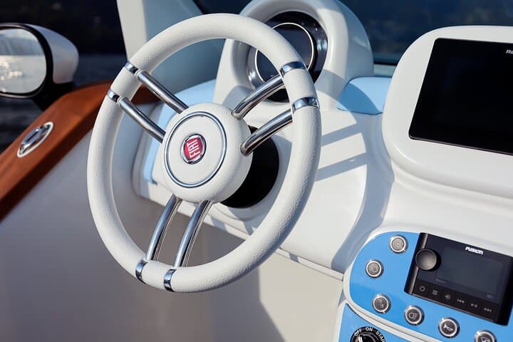 Private Fiat 500 Boat Excursion on Lake Como — Luxury Captain-Led Cruise photo 3