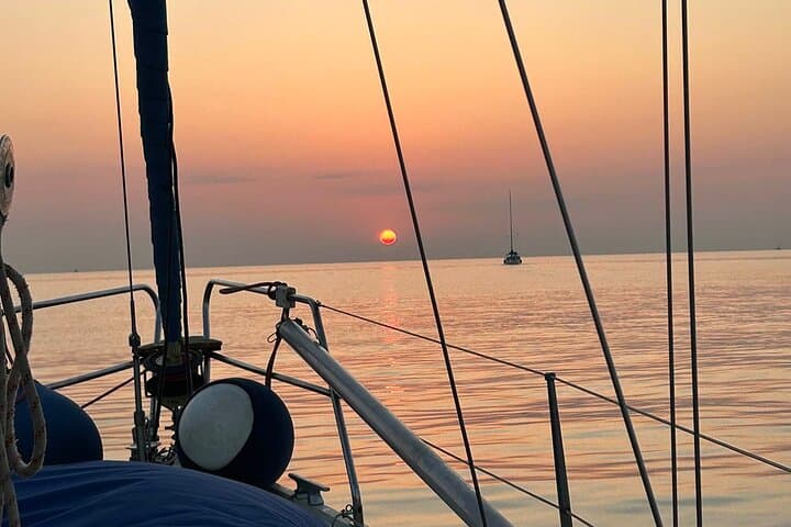 Private Sunset Dinner in Barcelona Port: Romantic Boat Experience photo 6