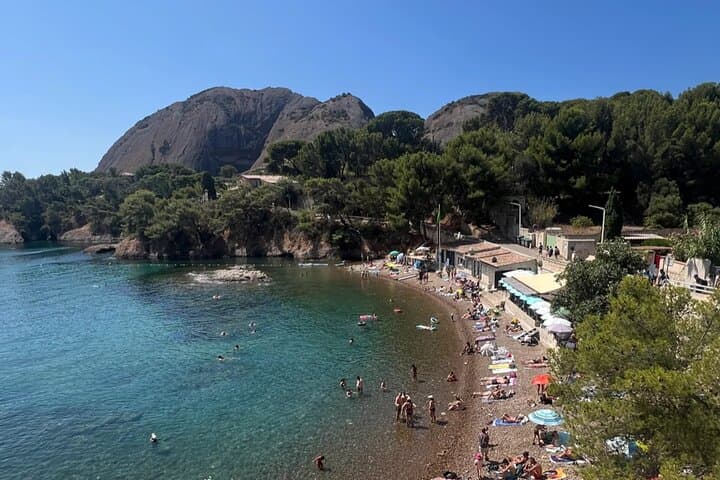 Authentic Tour to Discover La Ciotat: Cinema, Calanques & Mugel Creeks