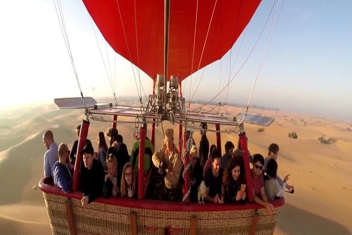 Sunrise Hot-Air Balloon Over Dubai’s Golden Dunes: Wildlife, Views & Practical Tips photo 5