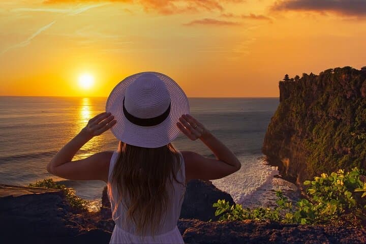 Uluwatu Sunset & Kecak Fire Dance: Private Half-Day Cultural Cliff Experience photo 2