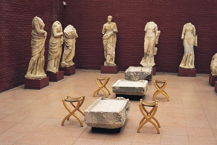 House of Virgin Mary and Ephesus Museum Tour from Kusadasi with Lunch and Optional Turkish Bath
