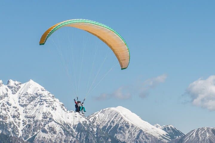 Tandem Paragliding in the Stubai Valley with World Champion Aaron Durogati