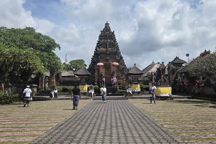 Ubud Private Tour: Temples, Tegalalang Rice Terraces & Waterfalls photo 4