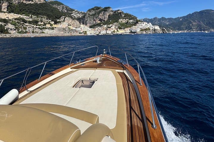 Small-Group Boat Experience Along the Amalfi Coast: Sorrento to Positano, Nerano & Li Galli photo 2