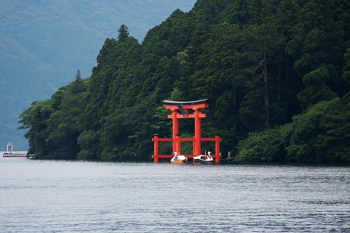 Hakone Private Day Tour from Tokyo: Sacred Shrines, Volcanic Valleys & Lake Ashi Views photo 3