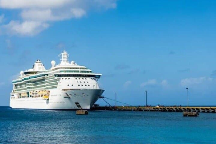 Frederiksted to Christiansted: Cruise Port Shuttle and Walkable Historic Town Transfer
