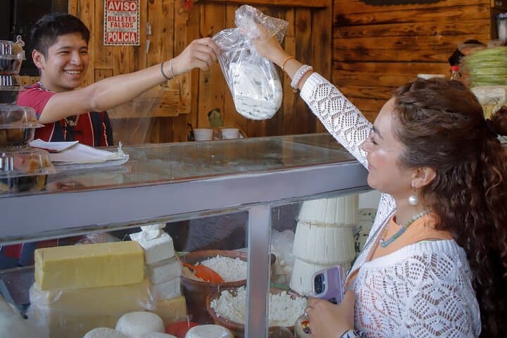 Guacamole Adventure in Xochimilco: Markets, Canals & Chinampa Cooking photo 4