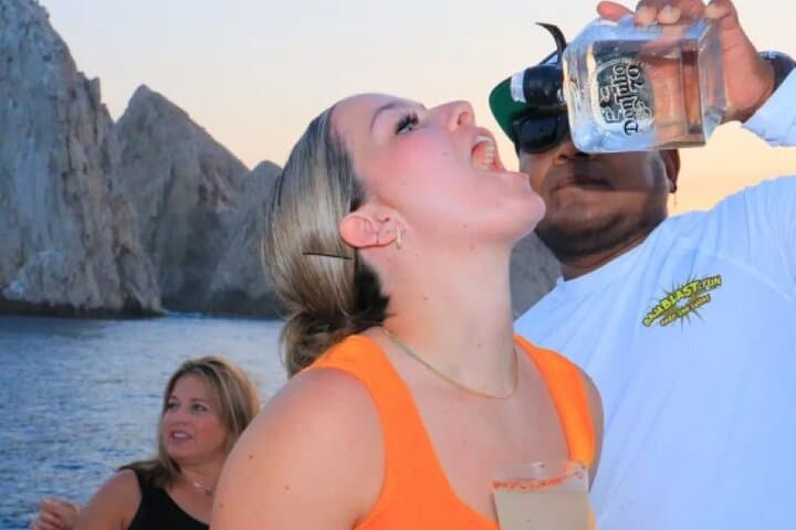 Cabo Sunset Boat Tour to El Arco with Open Bar and Dinner photo 2