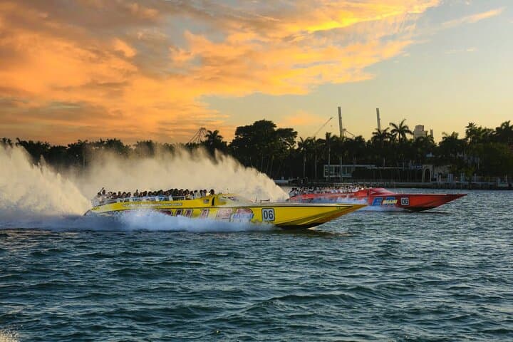 Miami Speedboat Thrill: Biscayne Bay App-Guided Tour in 45 Minutes