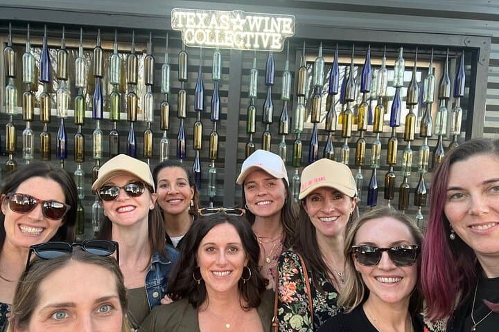 Hill Country Mistletoe and Merlot Tour — Festive Fredericksburg Wine Tasting Experience photo 5