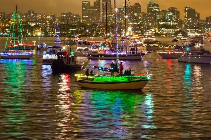San Diego Holiday Lights Yacht Tour — Parade of Lights Bay Cruise