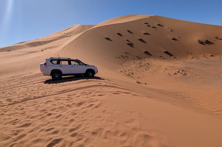 Sunrise Jeep Tour in Merzouga Dunes: Private 4x4 Sunrise Experience in Erg Chebbi